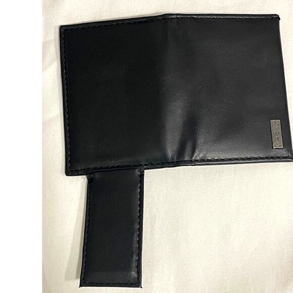 NWT Levi's Black Leather Wallet Credit Card Magnetic Clip ID Sleeve - Picture 10 of 11